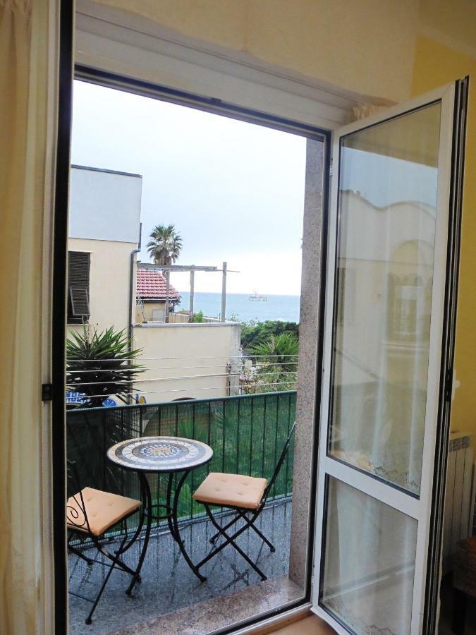 Beach Apartment Raffaello Savona Exterior foto