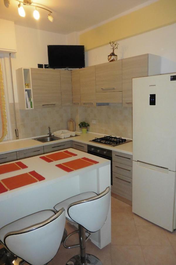 Beach Apartment Raffaello Savona Exterior foto