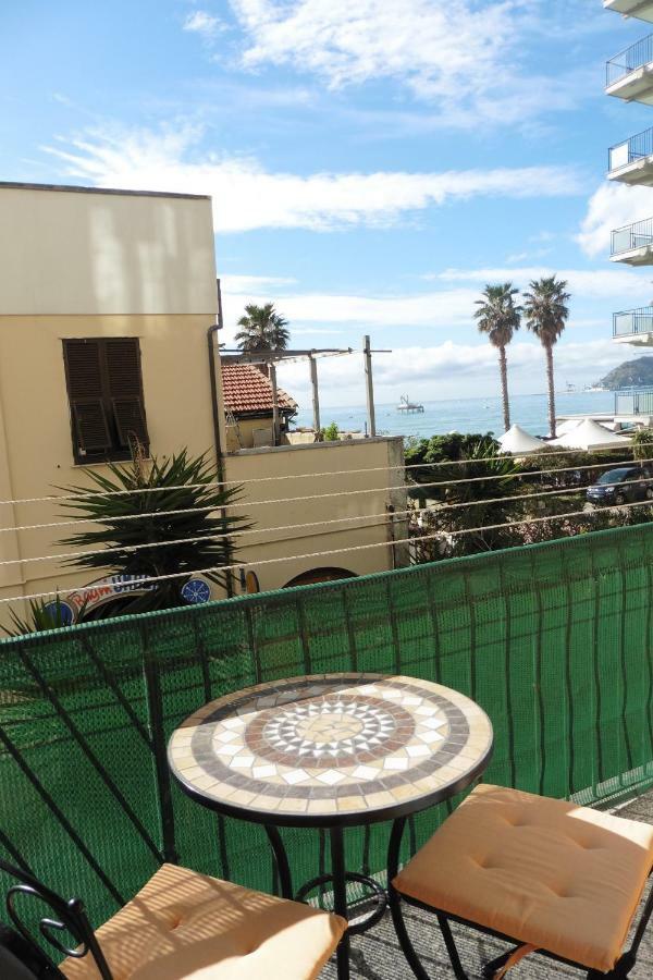 Beach Apartment Raffaello Savona Exterior foto